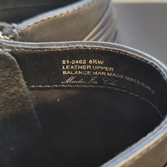 BELLA VITA  WOMENS JANI KITTEN HEEL BOOTIES - Picture 14 of 16